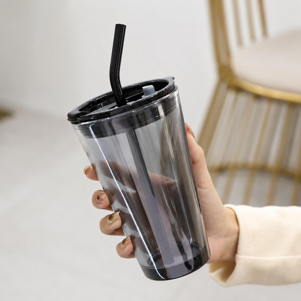 Gobelet isotherme en verre gris fumé 450 ml avec couvercle et paille