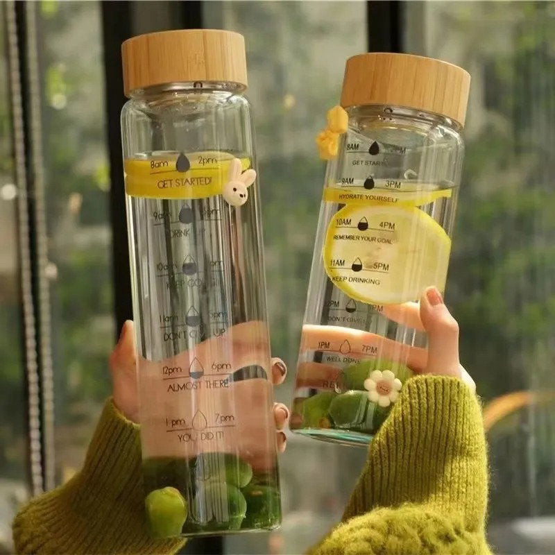 Bouteille d’Eau Motivationnelle en Verre 1000 ml – Avec Bouchon en Bambou et Repères Horaires